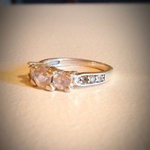 Diamond white gold ring